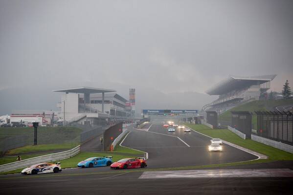 宝珀_雨战富士 挑战亚洲最长直道 兰博基尼-宝珀SUPER TROFEO亚洲挑战赛第二站顺利收官（7月15日官网动态）